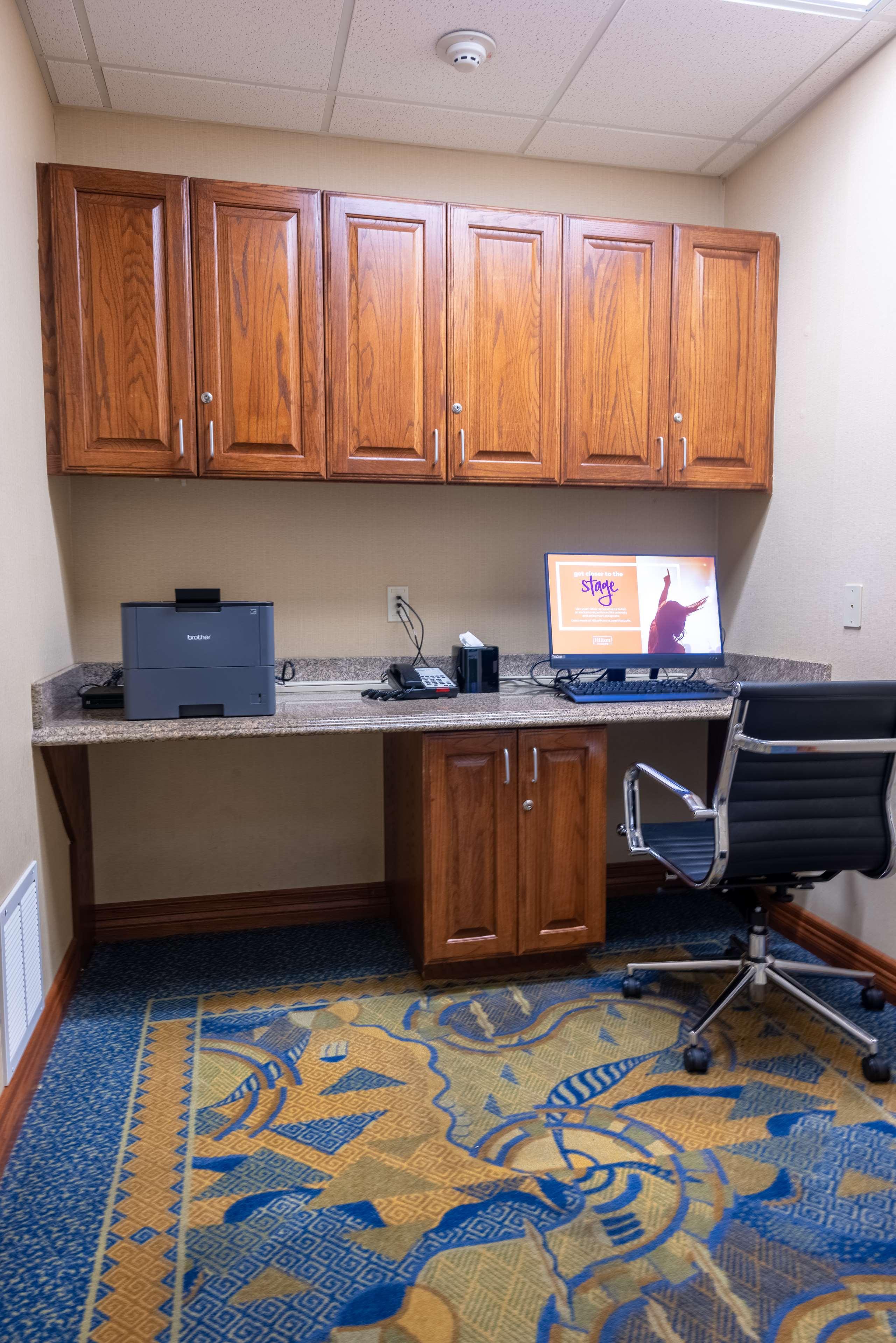 Hampton Inn Элис Экстерьер фото