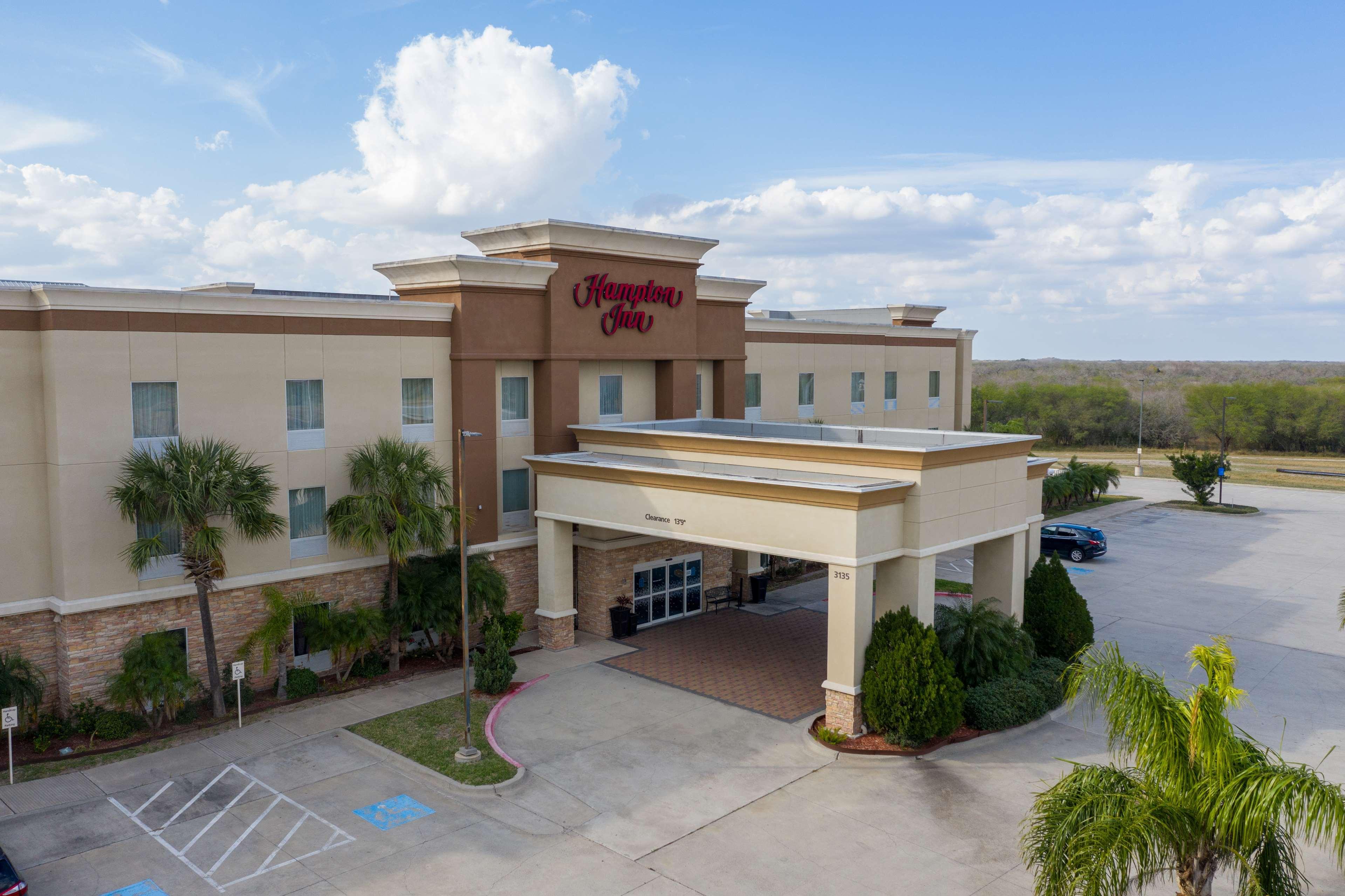 Hampton Inn Элис Экстерьер фото